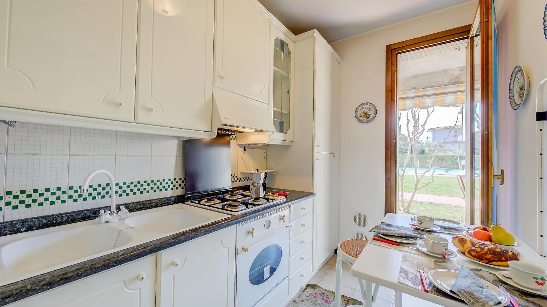 Lella Apartment Front Beach Garda Lake - Happy Rentals Sirmione 0*,