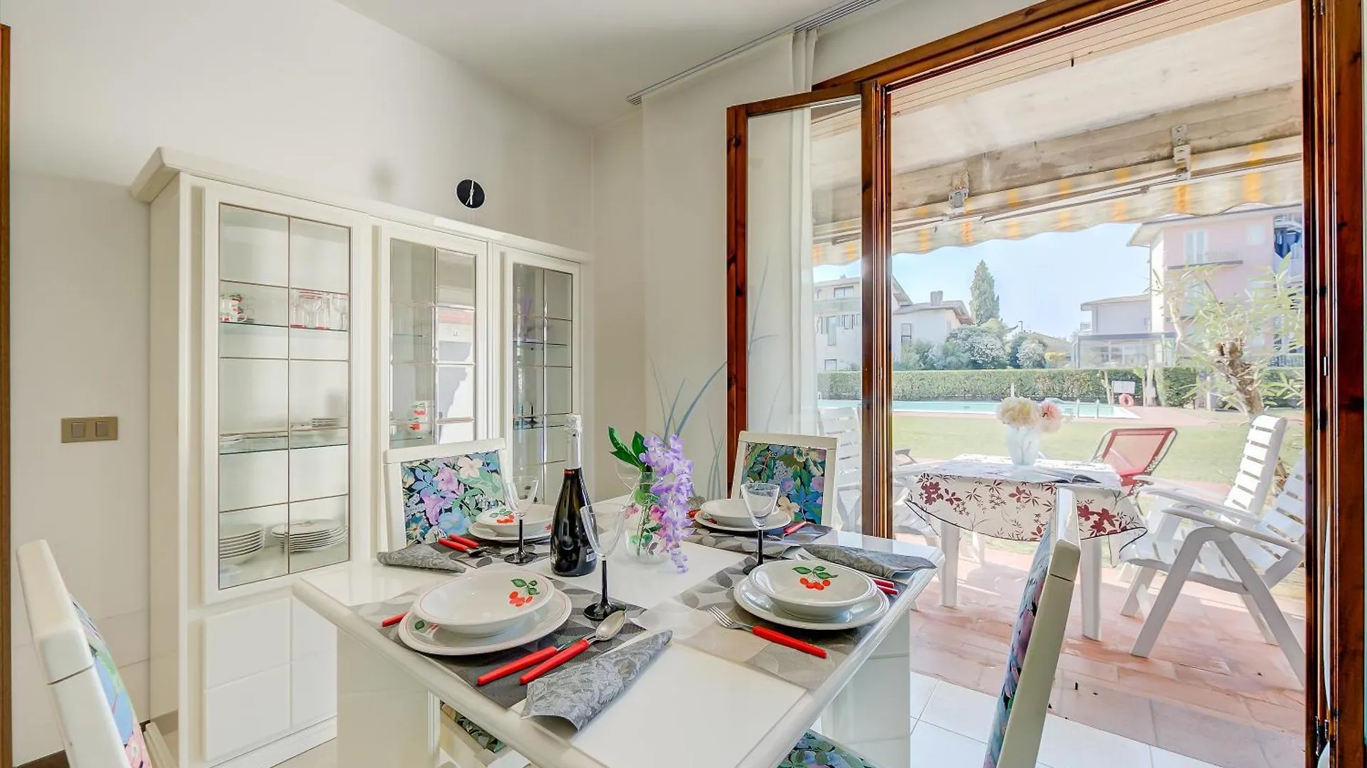 Lella Apartment Front Beach Garda Lake - Happy Rentals Sirmione 0*,  Italien