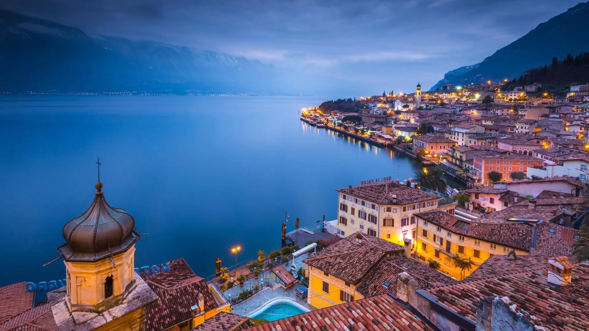 Lella Apartment Front Beach Garda Lake - Happy Rentals Sirmione